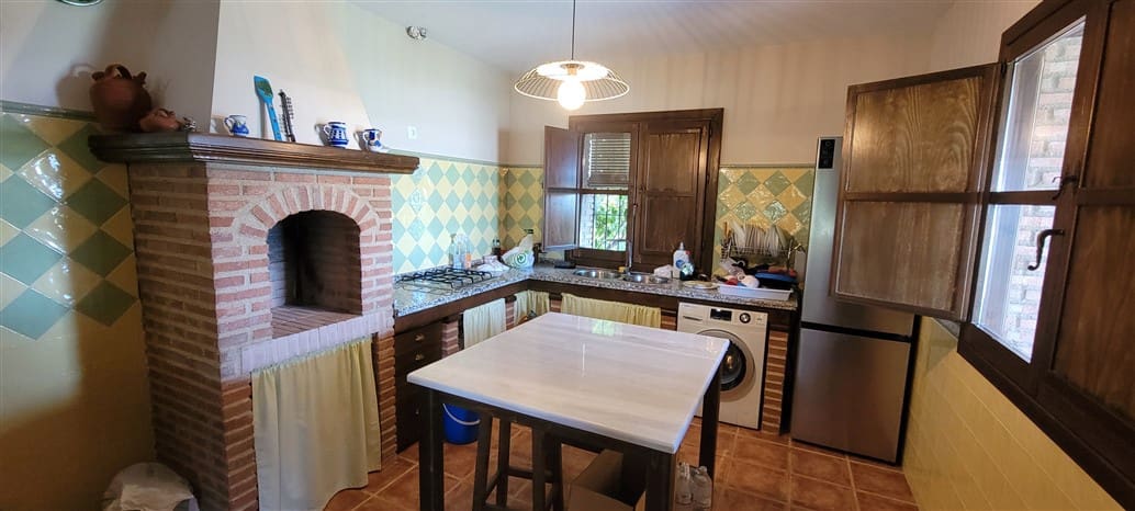 3 soveværelse Finca/Landehus til salg i Trujillo med swimmingpool - € 349.800 (Ref: 9143680)