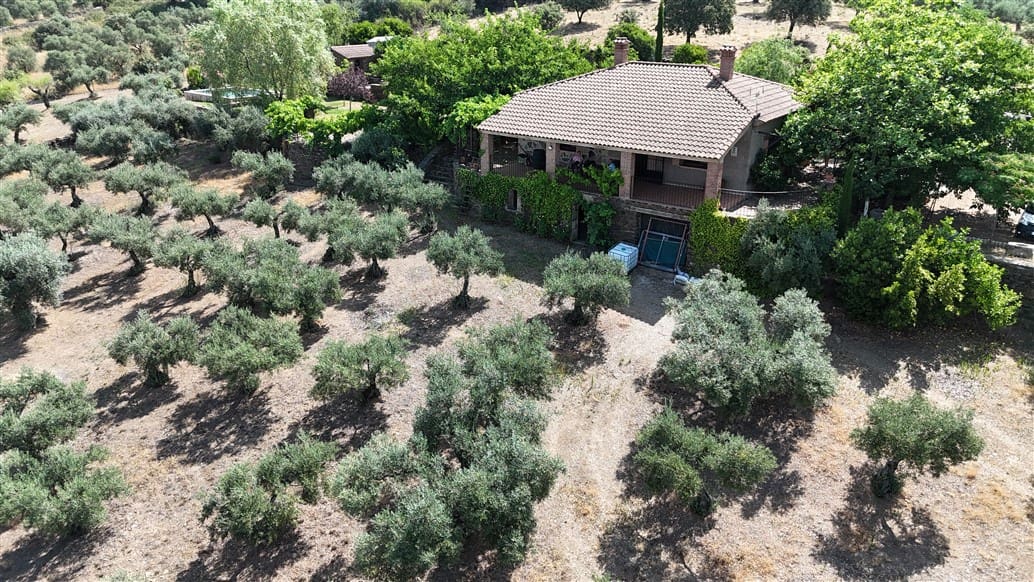 3 soveværelse Finca/Landehus til salg i Trujillo med swimmingpool - € 349.800 (Ref: 9143680)