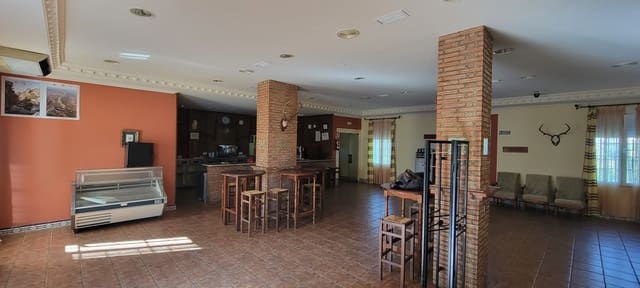 14 bedroom Business for sale in Guadalupe with pool garage - € 750,000 (Ref: 9143729)