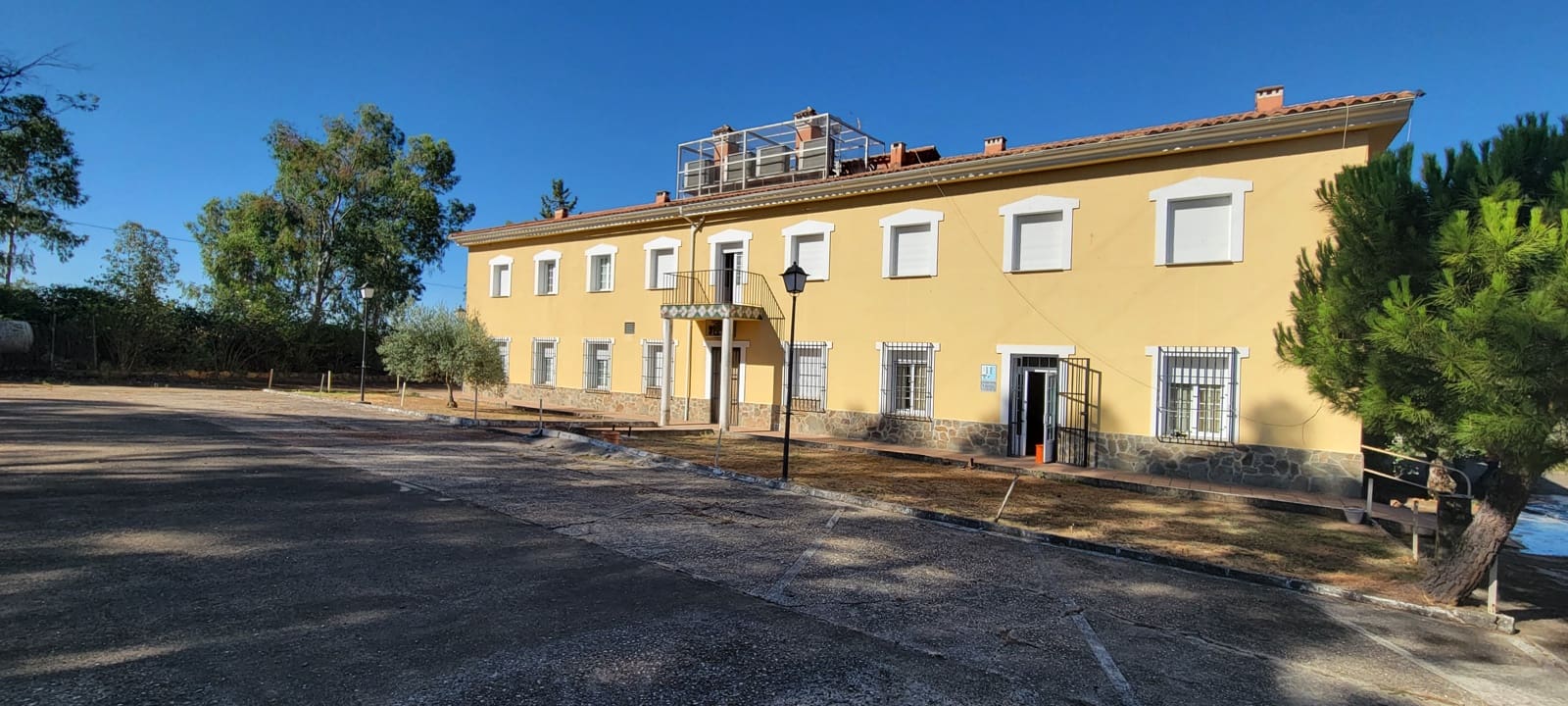 14 soverom Bedrift til salgs i Guadalupe med svømmebasseng garasje - € 750 000 (Ref: 9143729)