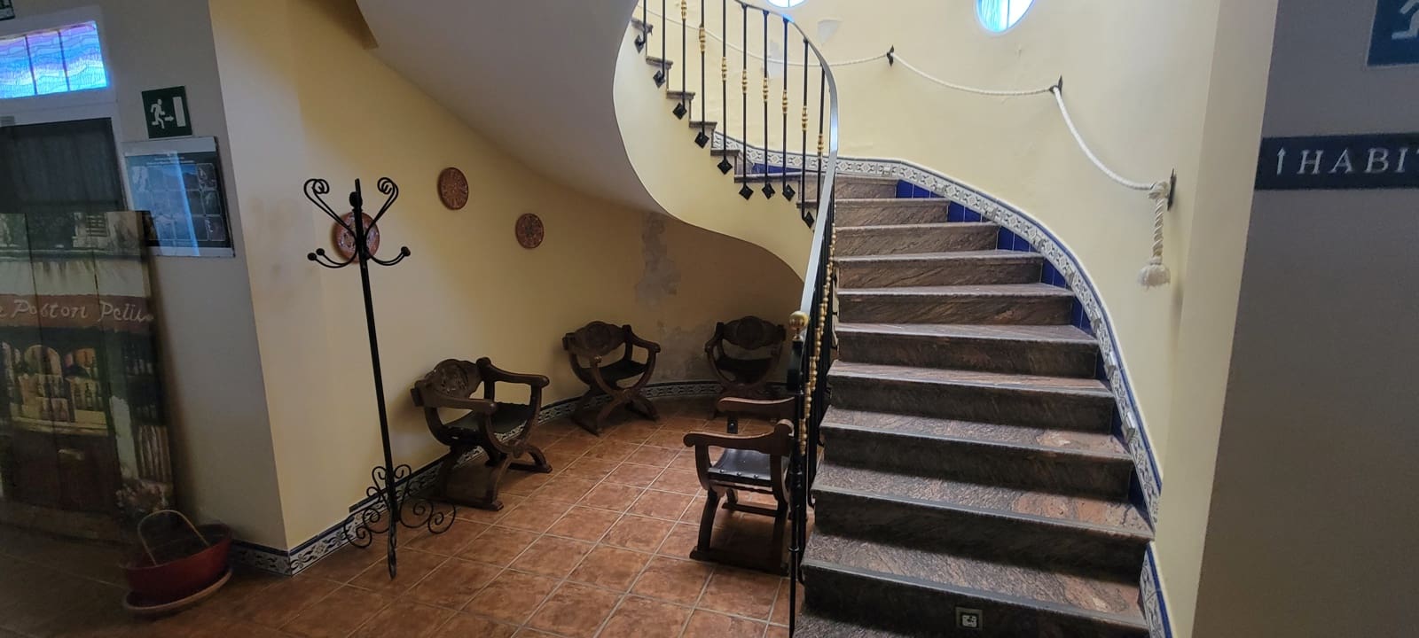 14 soverom Bedrift til salgs i Guadalupe med svømmebasseng garasje - € 750 000 (Ref: 9143729)