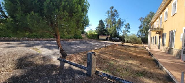 14 bedroom Business for sale in Guadalupe with pool garage - € 750,000 (Ref: 9143729)