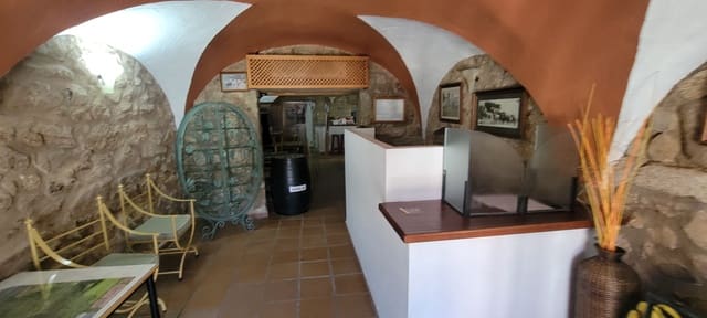 16 bedroom Business for sale in Trujillo - € 990,000 (Ref: 9143756)