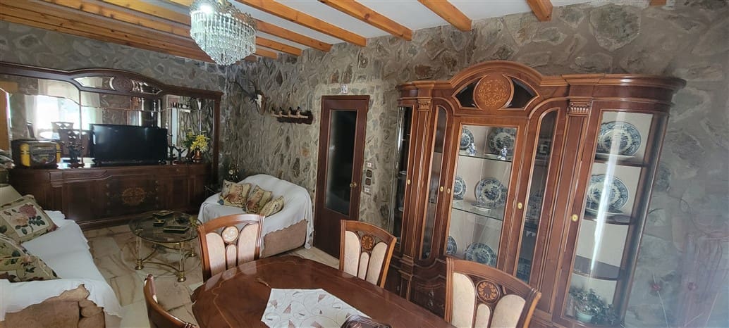 8 soveværelse Finca/Landehus til salg i Guadalupe med swimmingpool garage - € 228.950 (Ref: 9146273)