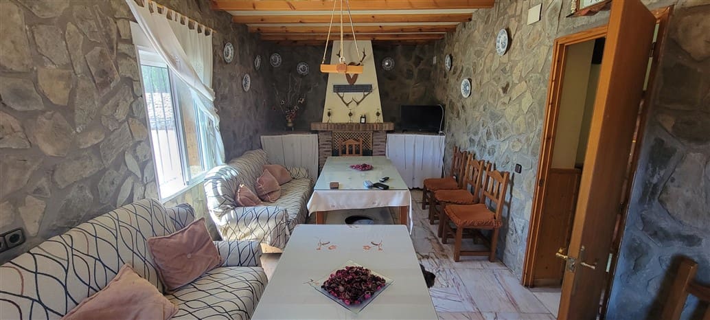 8 soveværelse Finca/Landehus til salg i Guadalupe med swimmingpool garage - € 228.950 (Ref: 9146273)