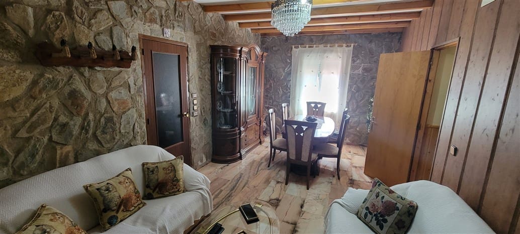 8 soveværelse Finca/Landehus til salg i Guadalupe med swimmingpool garage - € 228.950 (Ref: 9146273)