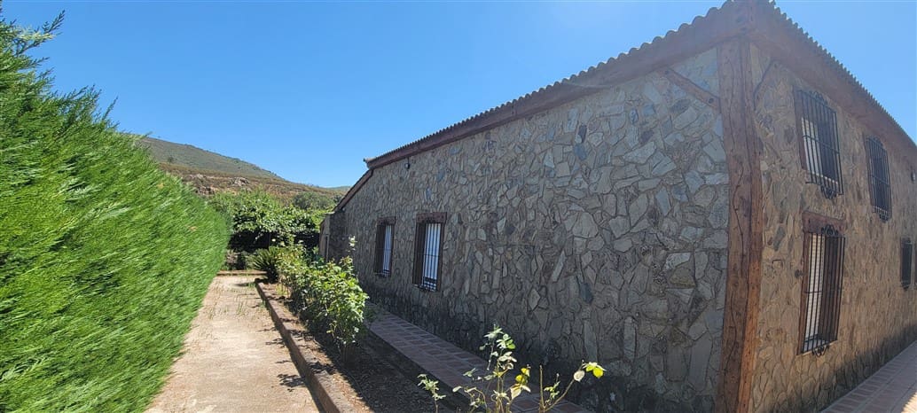 8 soveværelse Finca/Landehus til salg i Guadalupe med swimmingpool garage - € 228.950 (Ref: 9146273)