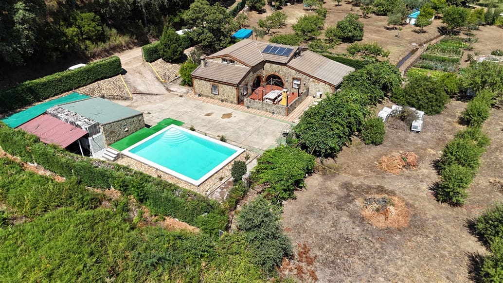 8 soveværelse Finca/Landehus til salg i Guadalupe med swimmingpool garage - € 228.950 (Ref: 9146273)