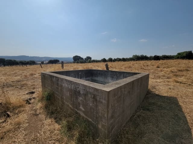 Finca/Landehus til salg i Trujillo med swimmingpool garage - € 56.000 (Ref: 9161932)