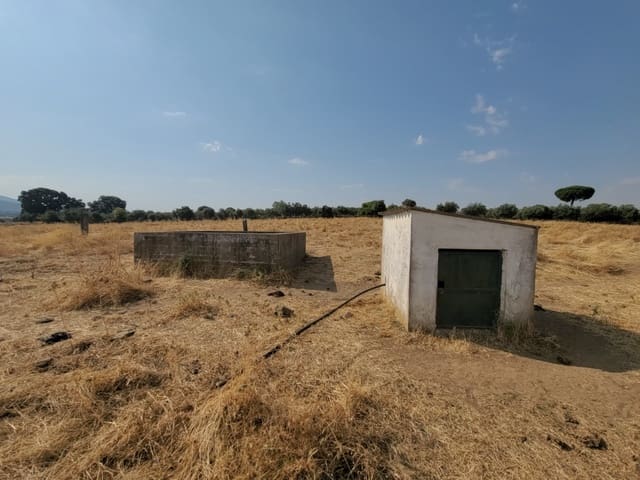 Finca/Landehus til salg i Trujillo med swimmingpool garage - € 56.000 (Ref: 9161932)