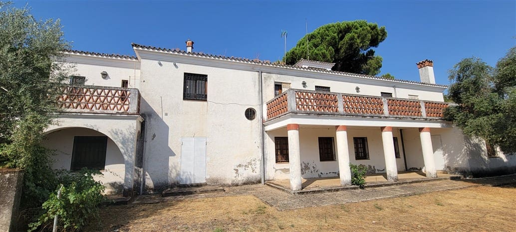 Villa til salgs i Trujillo med svømmebasseng garasje - € 850 000 (Ref: 9177590)