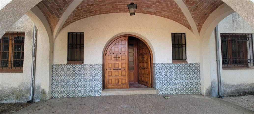 Villa til salgs i Trujillo med svømmebasseng garasje - € 850 000 (Ref: 9177590)