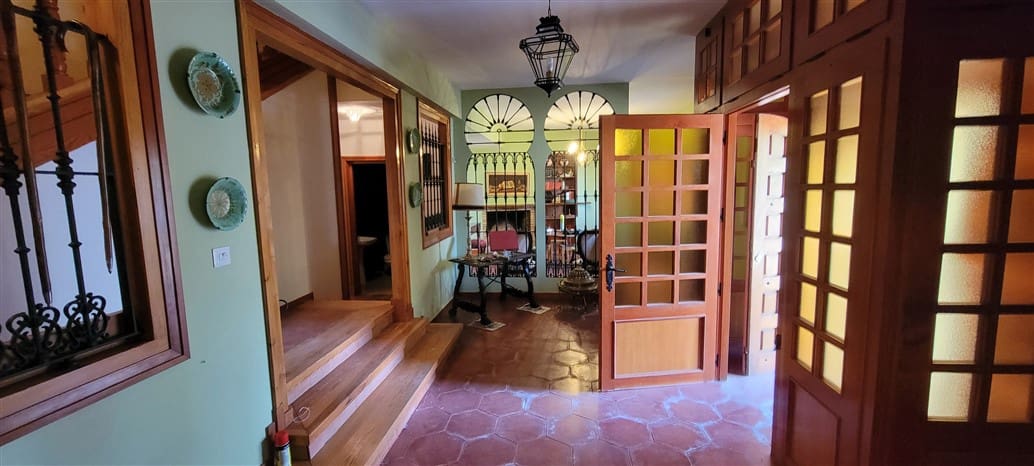 Villa til salgs i Trujillo med svømmebasseng garasje - € 850 000 (Ref: 9177590)