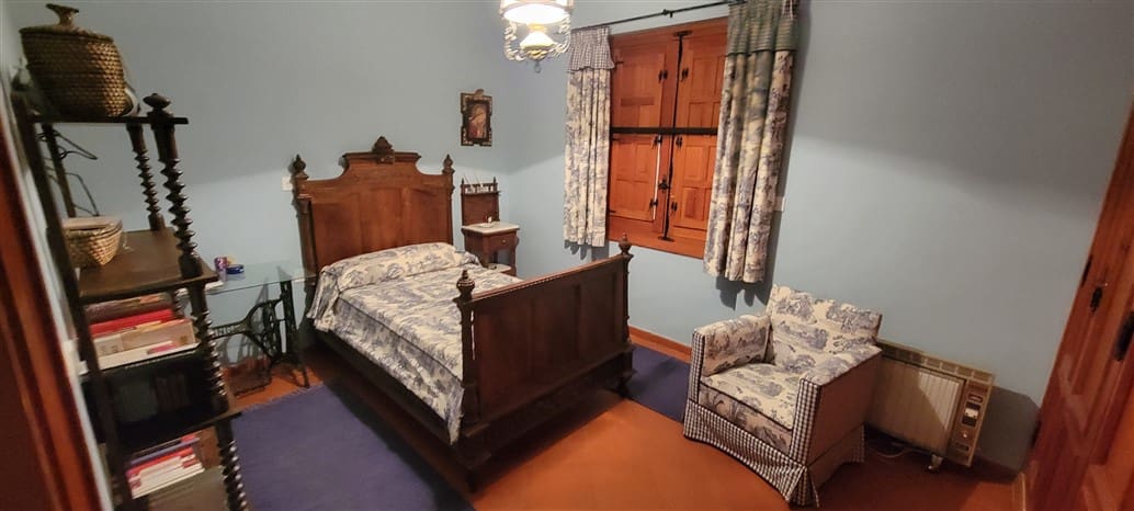 Villa til salgs i Trujillo med svømmebasseng garasje - € 850 000 (Ref: 9177590)