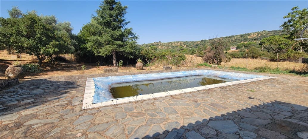 Villa til salgs i Trujillo med svømmebasseng garasje - € 850 000 (Ref: 9177590)