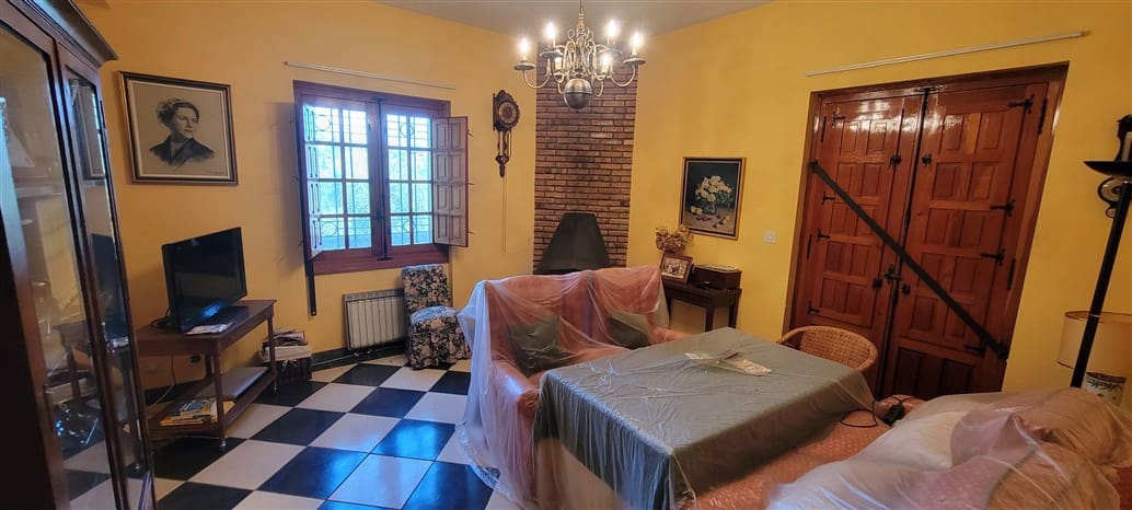 Villa til salgs i Trujillo med svømmebasseng garasje - € 850 000 (Ref: 9177590)