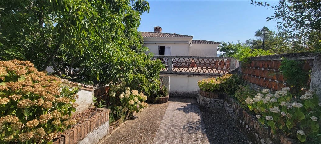 Villa til salgs i Trujillo med svømmebasseng garasje - € 850 000 (Ref: 9177590)