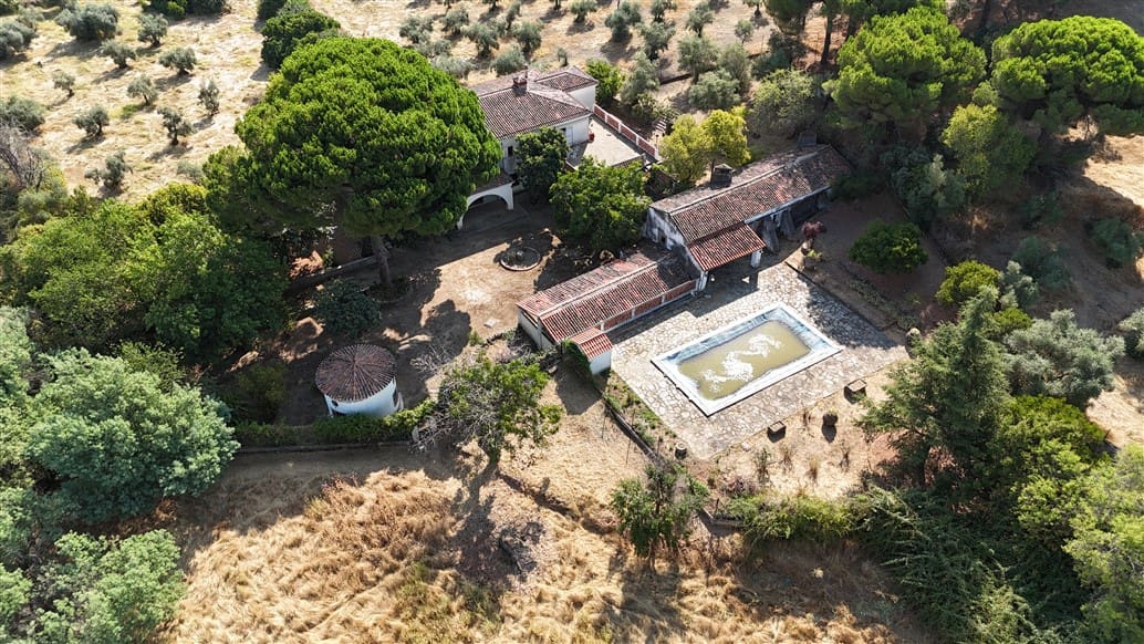 Villa til salgs i Trujillo med svømmebasseng garasje - € 850 000 (Ref: 9177590)