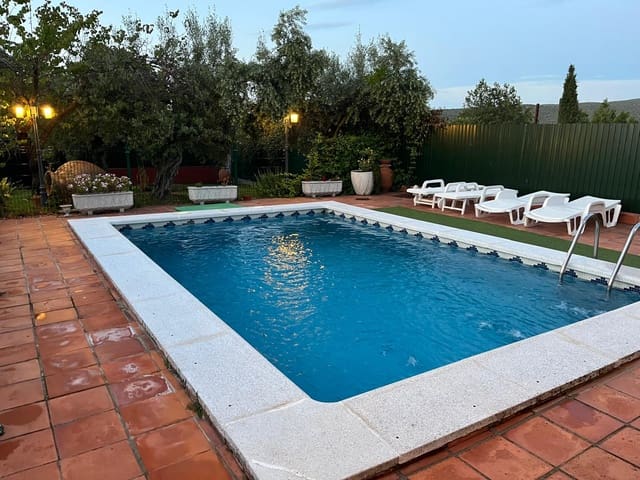 3 bedroom Finca/Country House for holiday rental in Trujillo with pool garage - € 540 (Ref: 9184723)