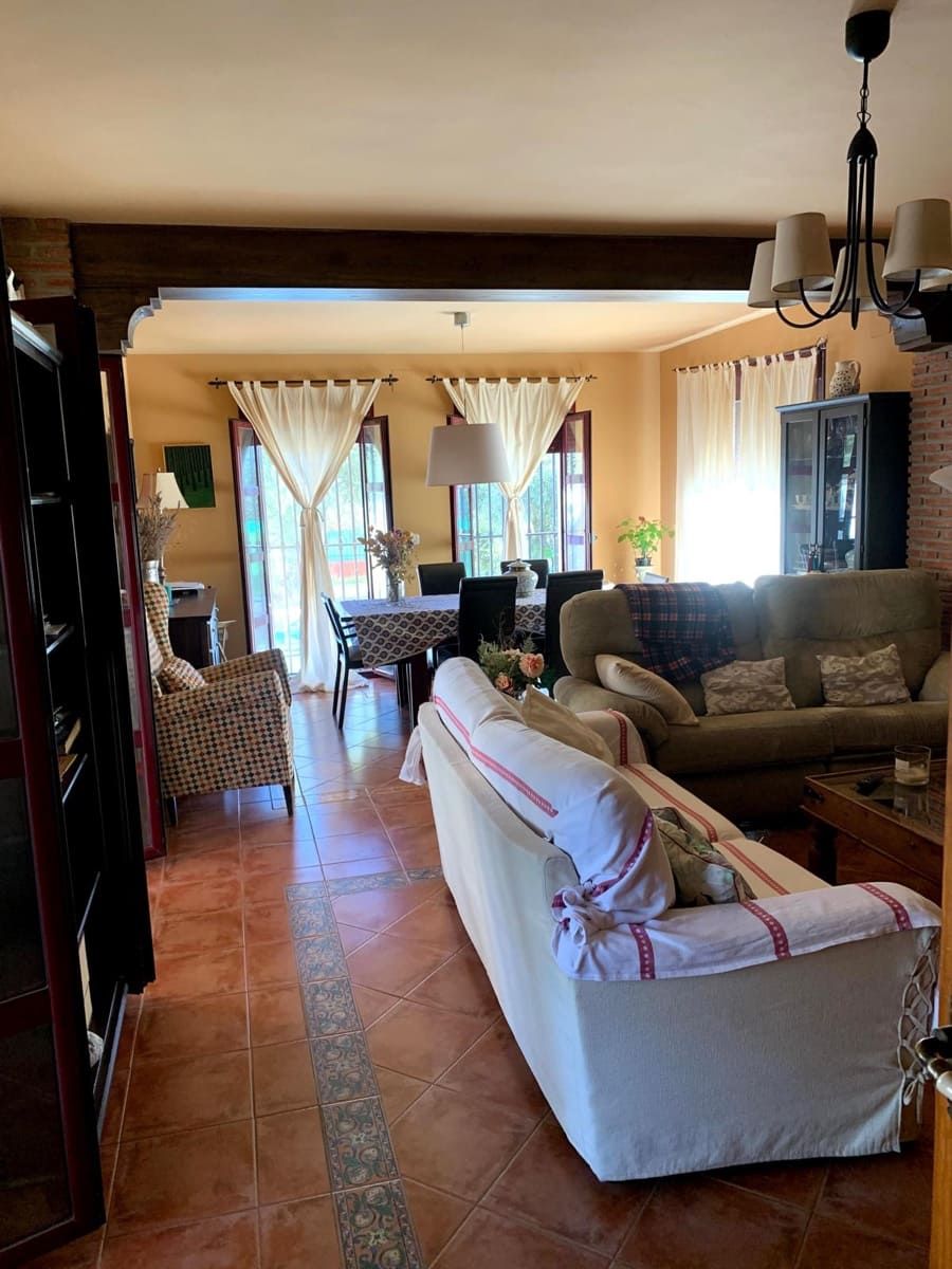 3 bedroom Finca/Country House for holiday rental in Trujillo with pool garage - € 540 (Ref: 9184723)