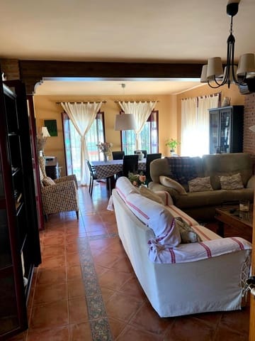 3 bedroom Finca/Country House for holiday rental in Trujillo with pool garage - € 540 (Ref: 9184723)