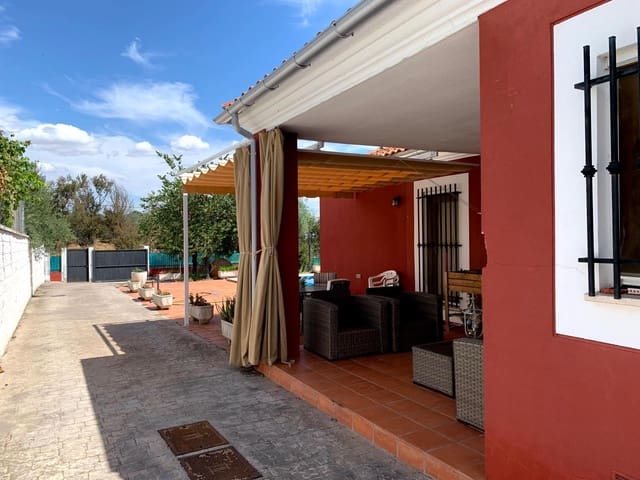 3 bedroom Finca/Country House for holiday rental in Trujillo with pool garage - € 540 (Ref: 9184723)