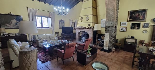 4 bedroom Finca/Country House for sale in Trujillo with garage - € 636,000 (Ref: 9190829)