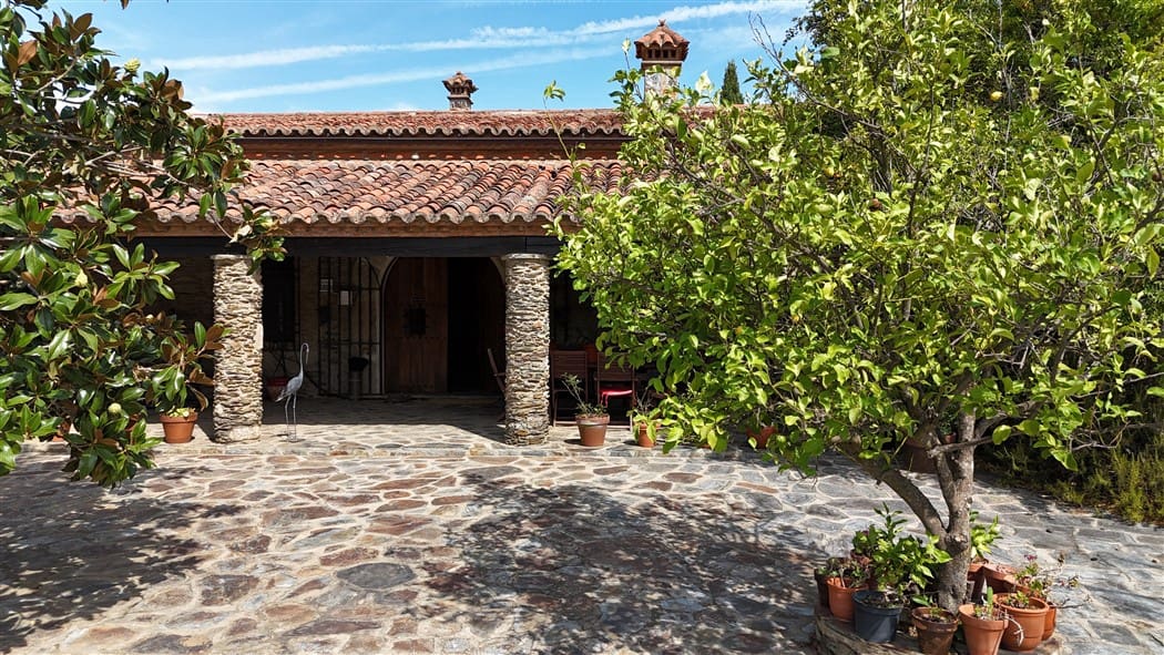 4 soveværelse Finca/Landehus til salg i Trujillo med garage - € 636.000 (Ref: 9190829)