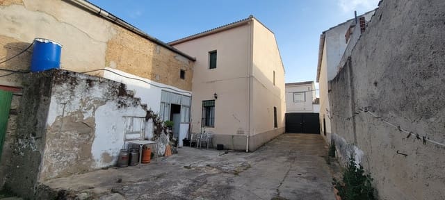 4 bedroom Townhouse for sale in Trujillo with garage - € 125,000 (Ref: 9203472)
