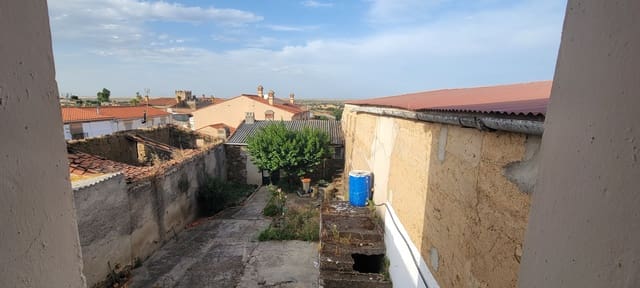 4 bedroom Townhouse for sale in Trujillo with garage - € 125,000 (Ref: 9203472)
