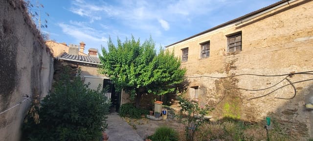 4 bedroom Townhouse for sale in Trujillo with garage - € 125,000 (Ref: 9203472)