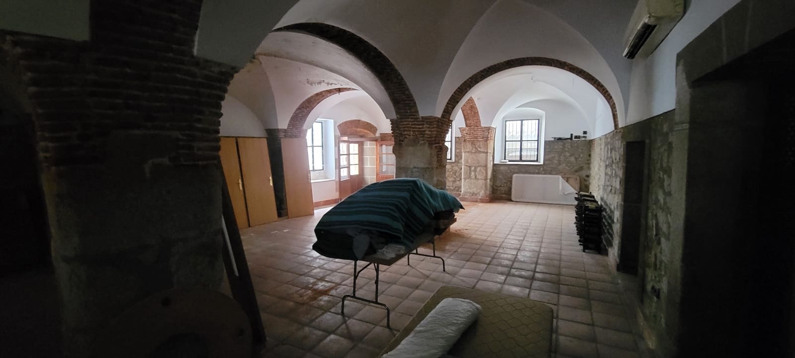 16 quarto Empresa para venda em Trujillo - 477 000 € (Ref: 9305202)