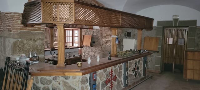 16 bedroom Business for sale in Trujillo - € 477,000 (Ref: 9305202)