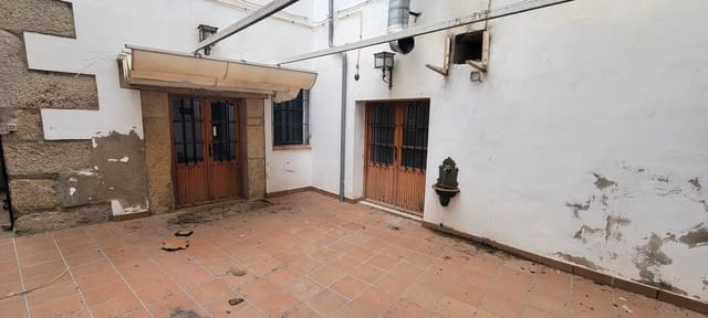 16 bedroom Business for sale in Trujillo - € 477,000 (Ref: 9305202)