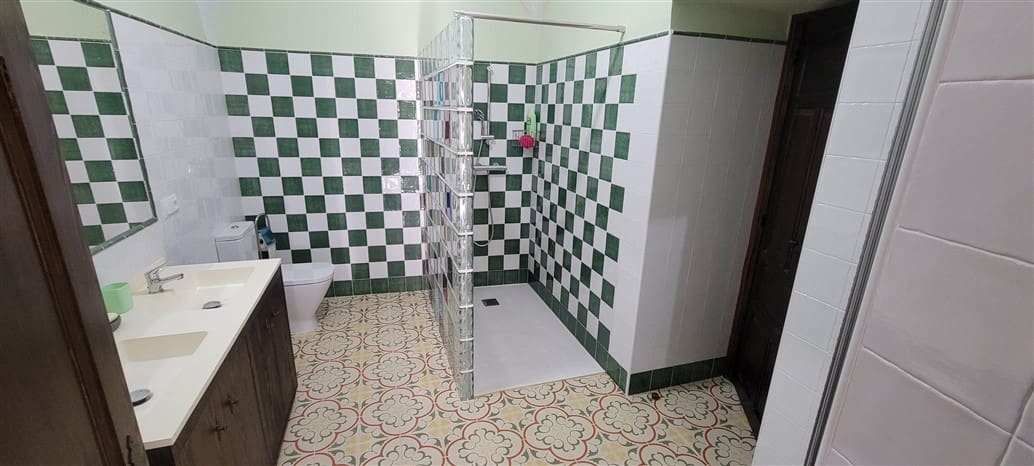 16 soveværelse Byhus til salg i Madronera med garage - € 600.000 (Ref: 9305286)