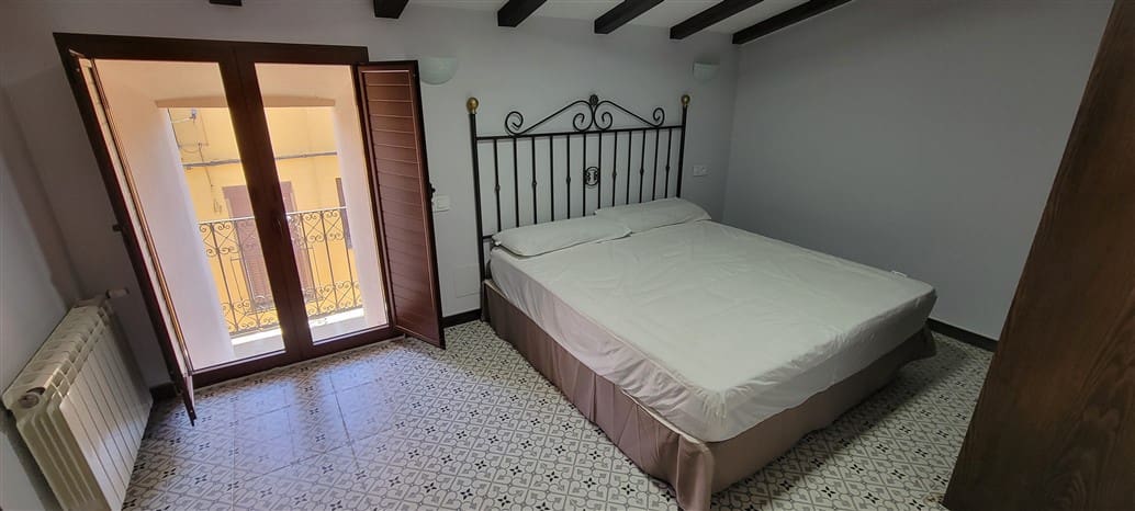 16 soveværelse Byhus til salg i Madronera med garage - € 600.000 (Ref: 9305286)