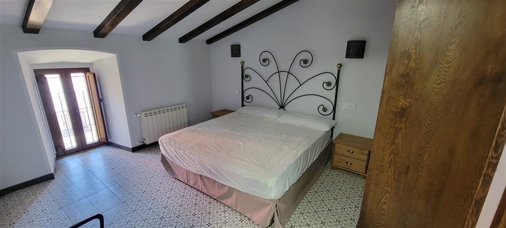 16 soveværelse Byhus til salg i Madronera med garage - € 600.000 (Ref: 9305286)