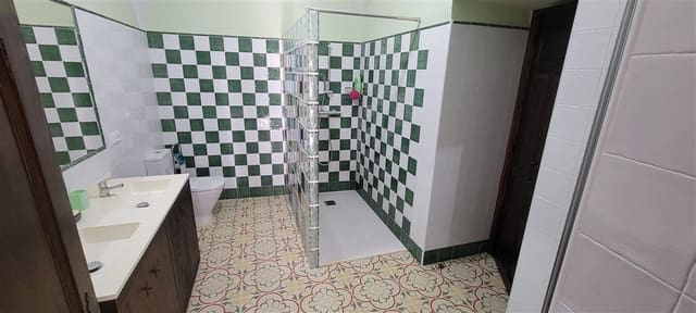 16 bedroom Townhouse for sale in Madroñera with garage - € 600,000 (Ref: 9305286)