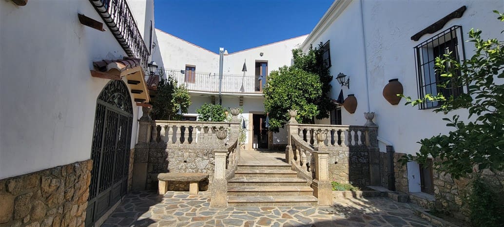 16 soveværelse Byhus til salg i Madronera med garage - € 600.000 (Ref: 9305286)