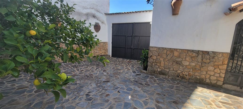 16 soveværelse Byhus til salg i Madronera med garage - € 600.000 (Ref: 9305286)