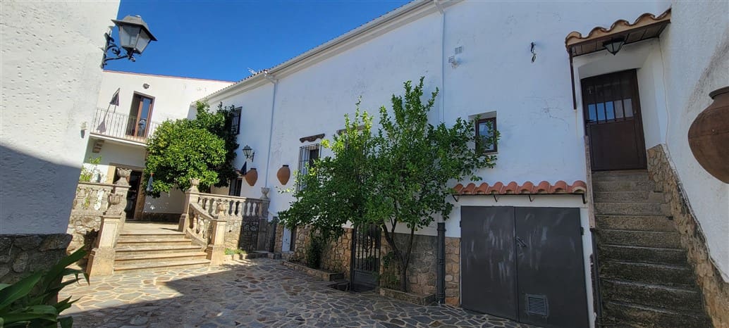 16 soveværelse Byhus til salg i Madronera med garage - € 600.000 (Ref: 9305286)