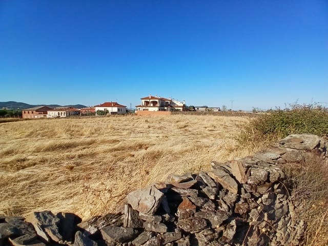 Building Plot for sale in Madroñera - € 12,500 (Ref: 9325199)