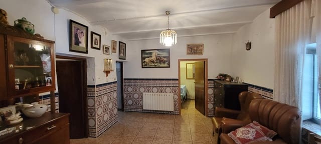 7 bedroom Townhouse for sale in Trujillo with garage - € 99,000 (Ref: 9345645)