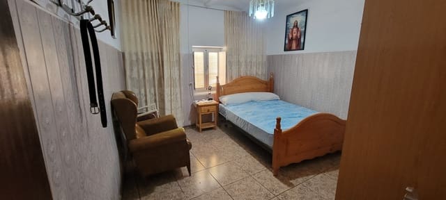 7 bedroom Townhouse for sale in Trujillo with garage - € 99,000 (Ref: 9345645)