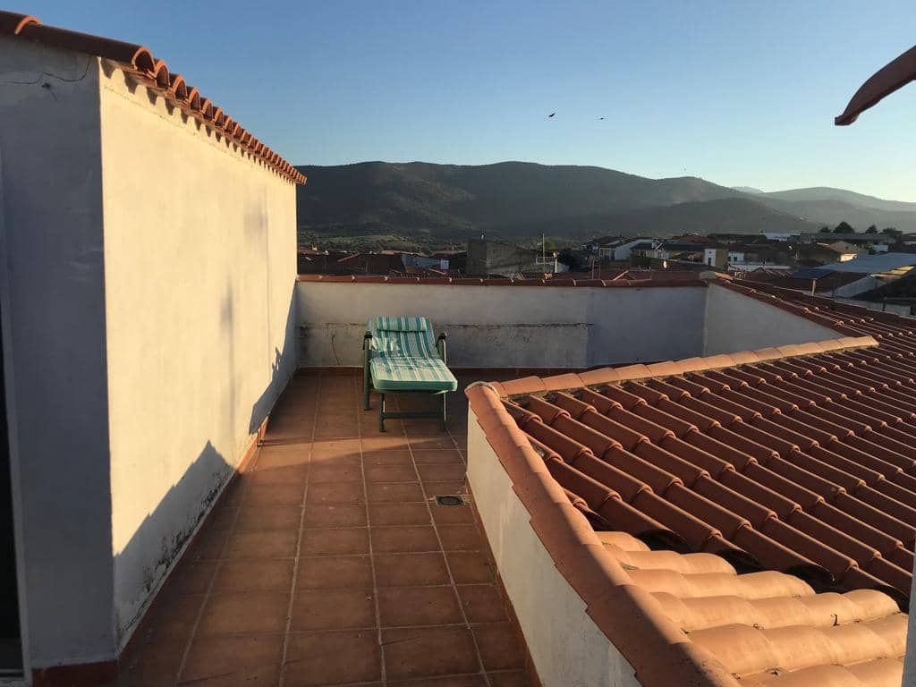 4 bedroom Townhouse for sale in Logrosan - € 119,000 (Ref: 9349958)
