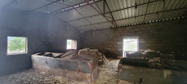 Finca/Landehus til salg i Trujillo med garage - € 69.000 (Ref: 9366788)