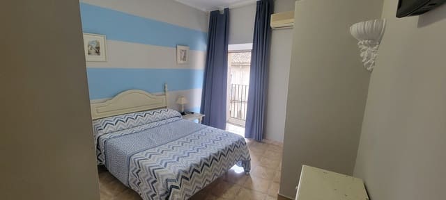 18 bedroom Business for sale in Trujillo - € 477,000 (Ref: 9379610)