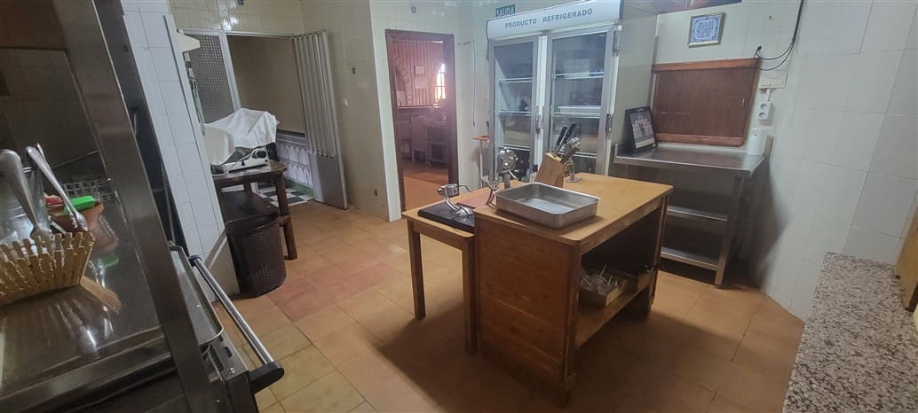 20 soverom Bedrift til salgs i Miajadas med garasje - € 1 600 000 (Ref: 9393586)