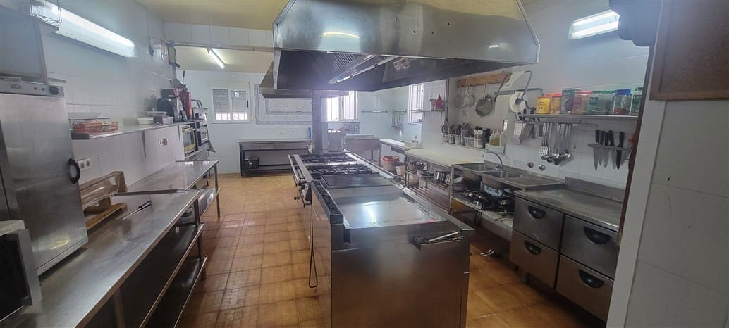 20 soverom Bedrift til salgs i Miajadas med garasje - € 1 600 000 (Ref: 9393586)