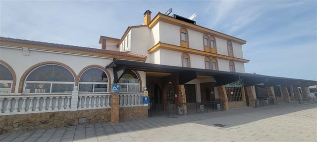 20 bedroom Business for sale in Miajadas with garage - € 1,600,000 (Ref: 9393586)